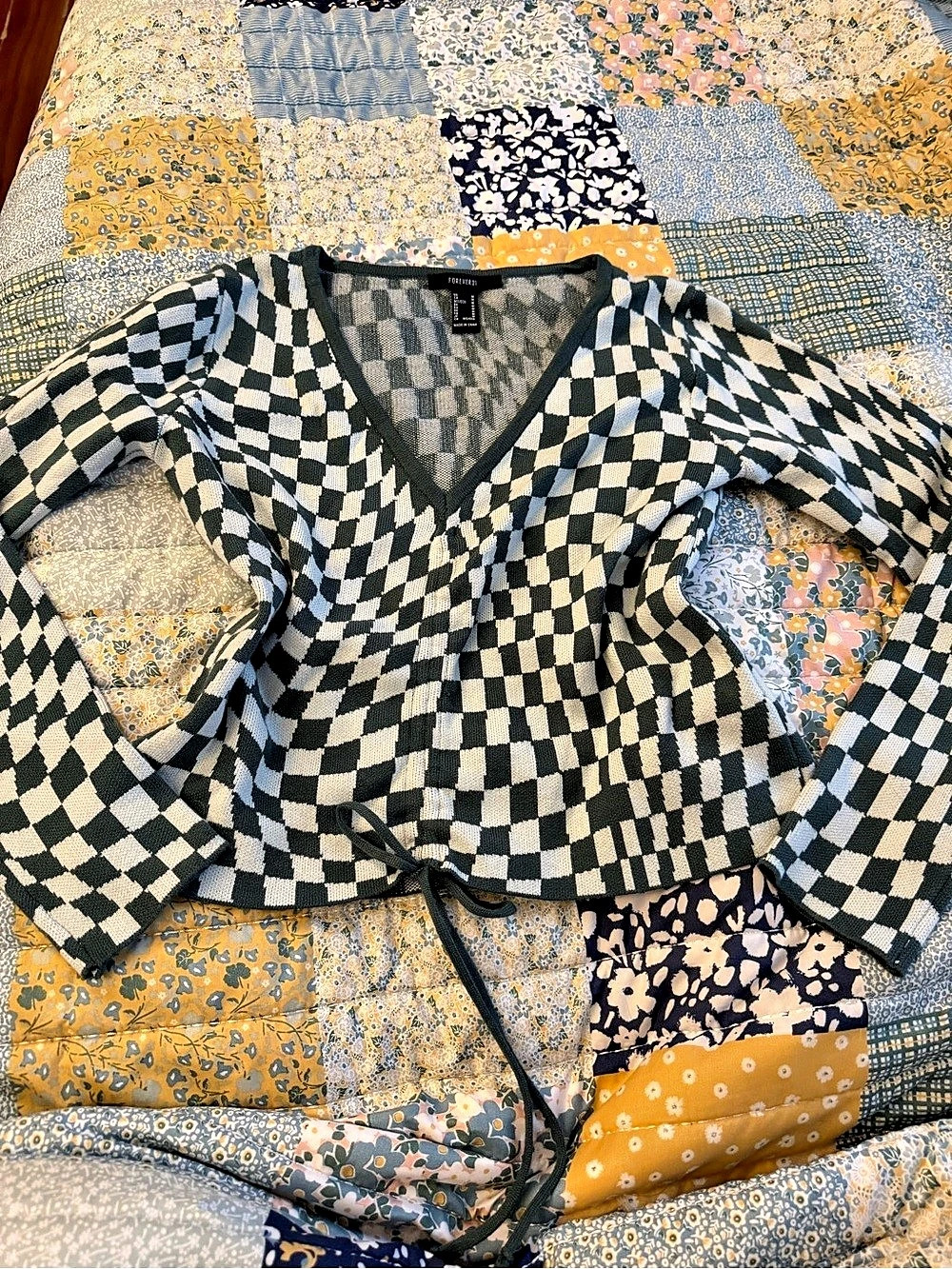 Forever 21 Green and White Checkered Cinch Crop Sweater Black & White Medium
